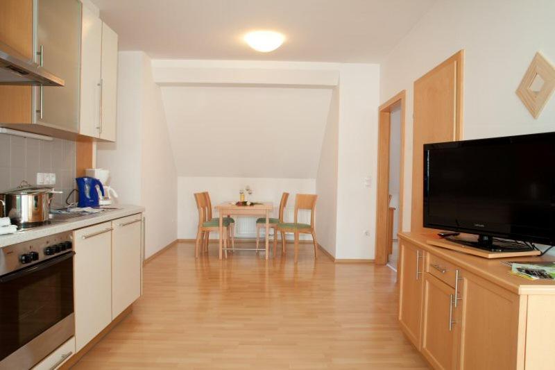 Raiffeisenhof Appartements إيهرينهاوزين المظهر الخارجي الصورة