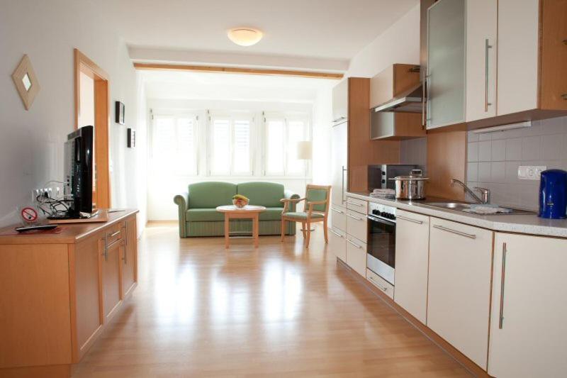 Raiffeisenhof Appartements إيهرينهاوزين المظهر الخارجي الصورة