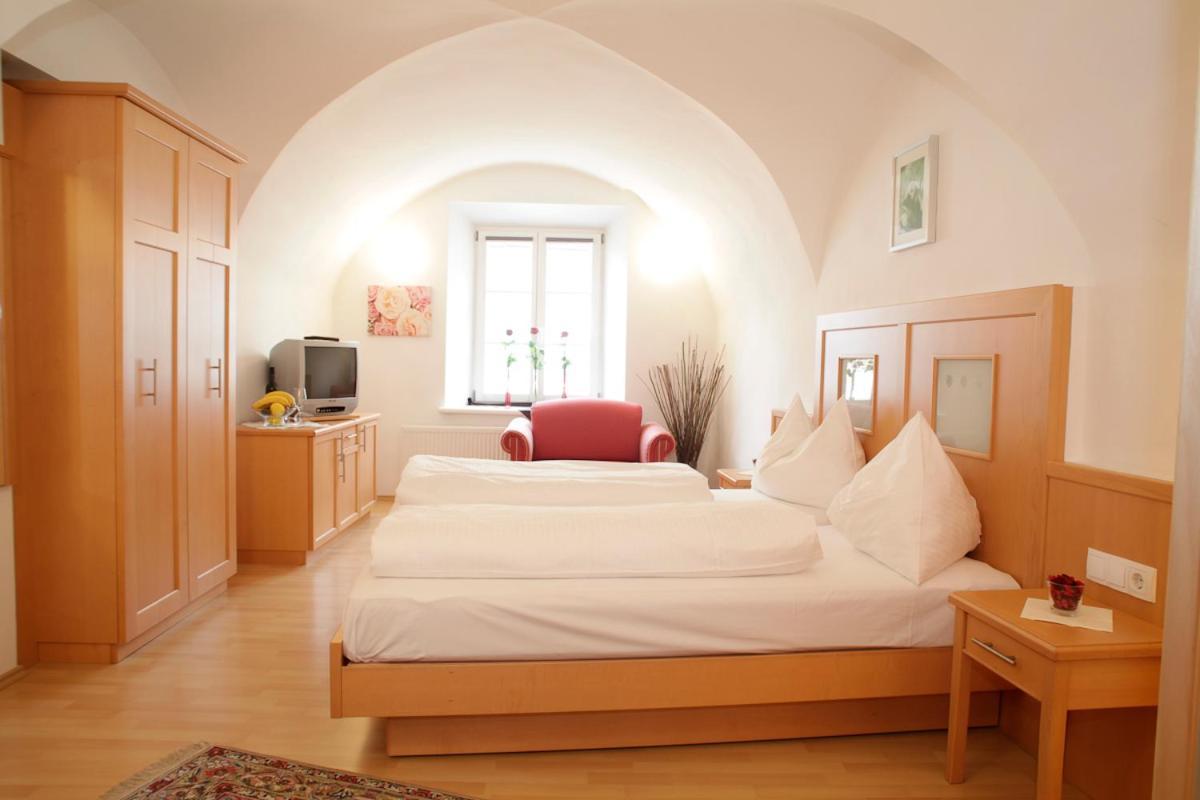 Raiffeisenhof Appartements إيهرينهاوزين المظهر الخارجي الصورة